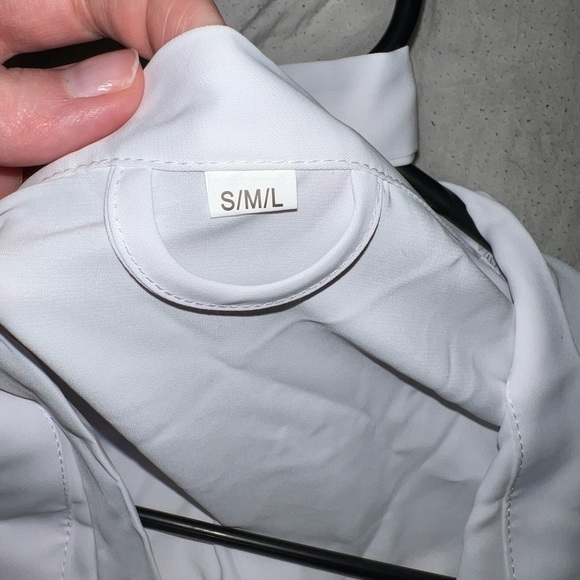 White Robe - Picture 2 of 2